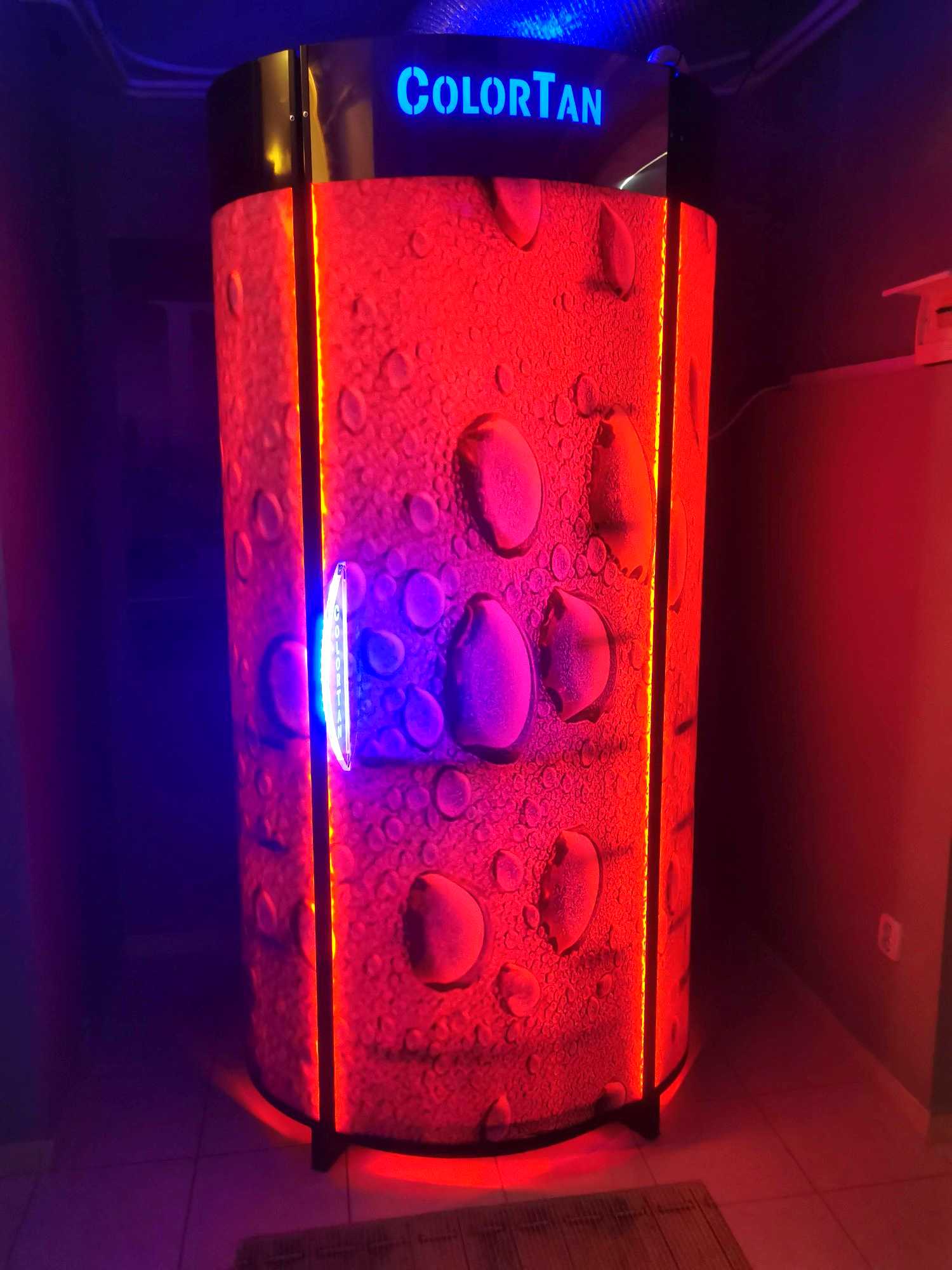 Repasované vertikálne kolagénové solárium Color Tan XL58