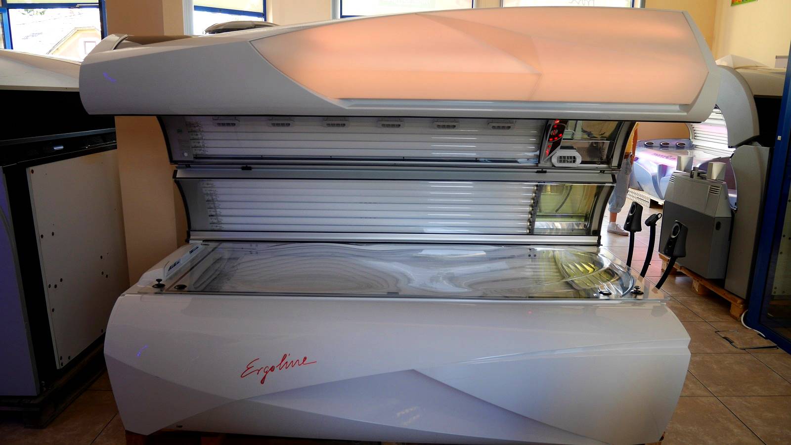 Repasované horizontálne solárium Ergoline 600 Affinity Twin Power